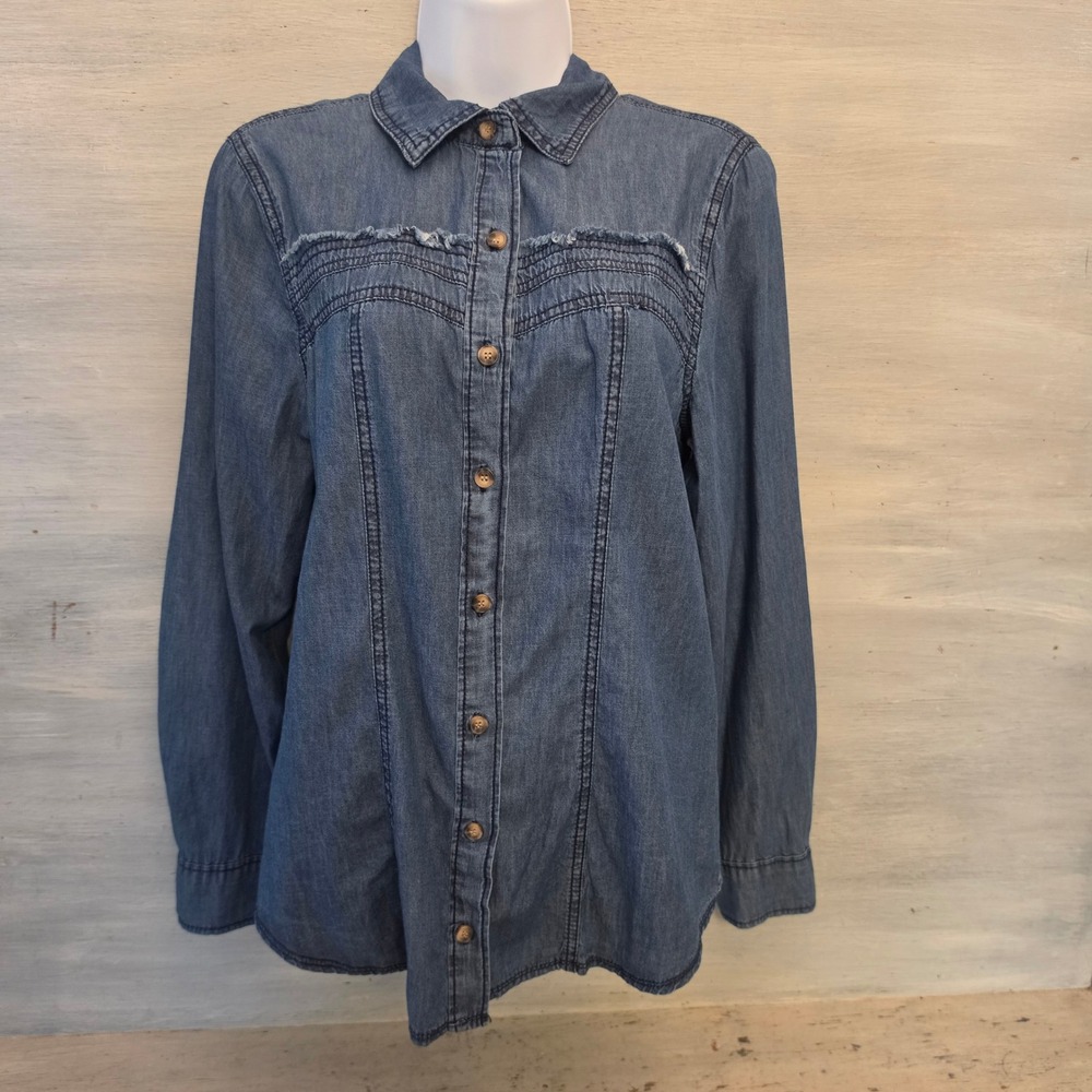 Cavalini Denim Collection 100% Cotton Blue Jean Button Down Shirt Medium NWT